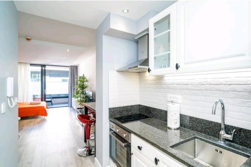 Kitchen or kitchenette, Dining area, minibar, pet friendly, stove