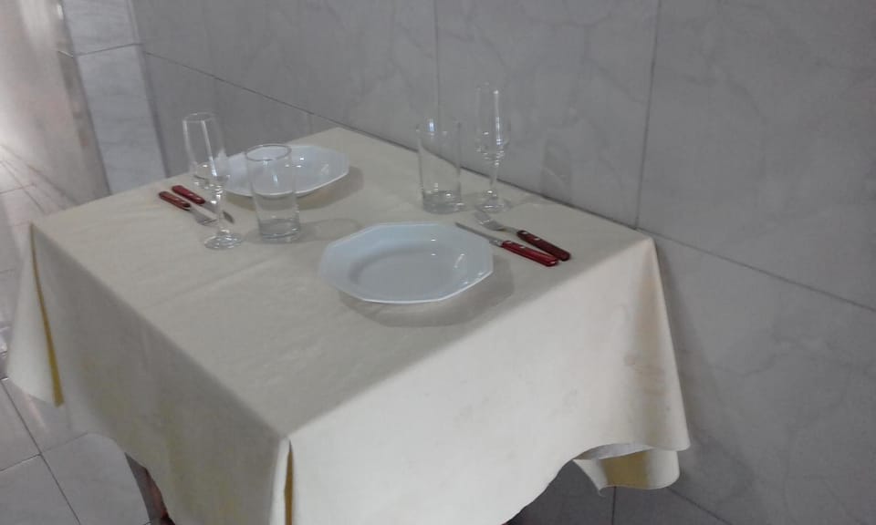 Dining area, Meals