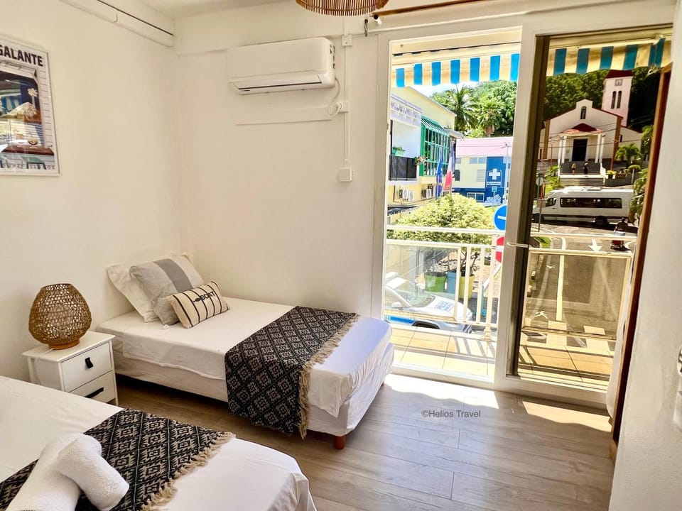 Bed, Photo of the whole room, Bedroom, air conditioner