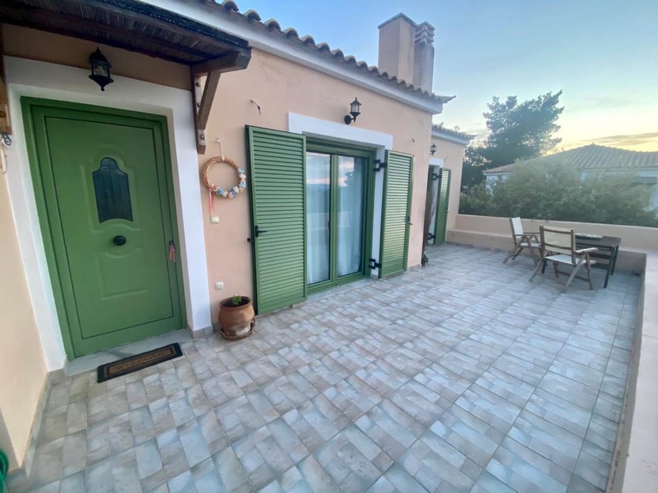 Family D 3 bedroom house with BBQ&Patio in huge estate! Villa in Argolis, Greece