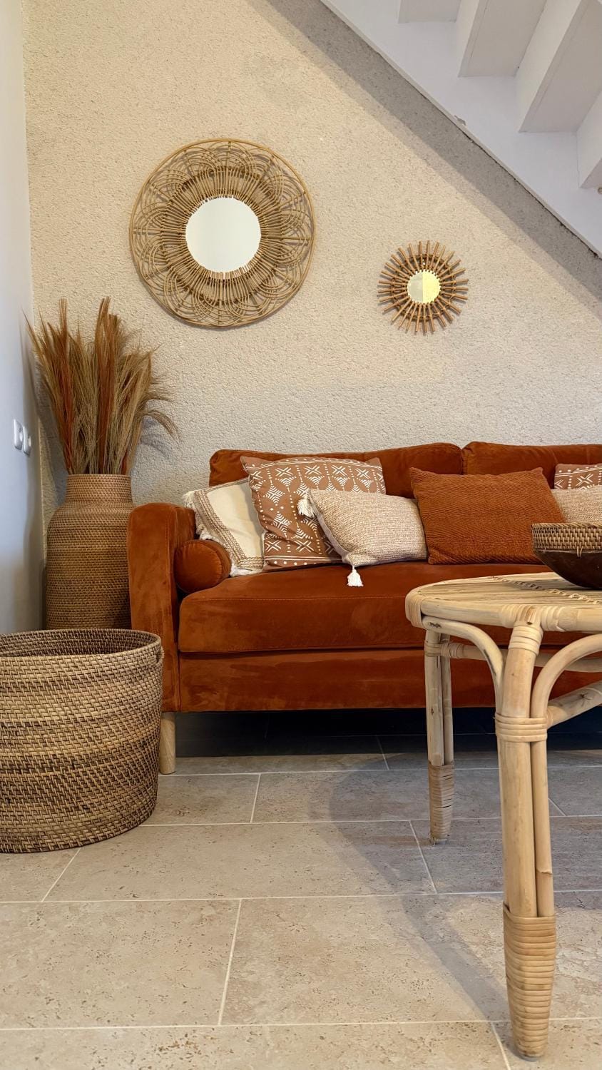 Living room, Decorative detail, Seating area