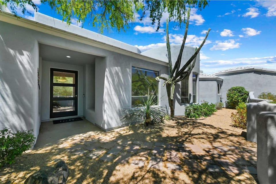 Serenity Peaks- Gorgeous Pet Friendly Villa in Scottsdale with Pool, Spa, and Bikes House in Pinnacle Peak