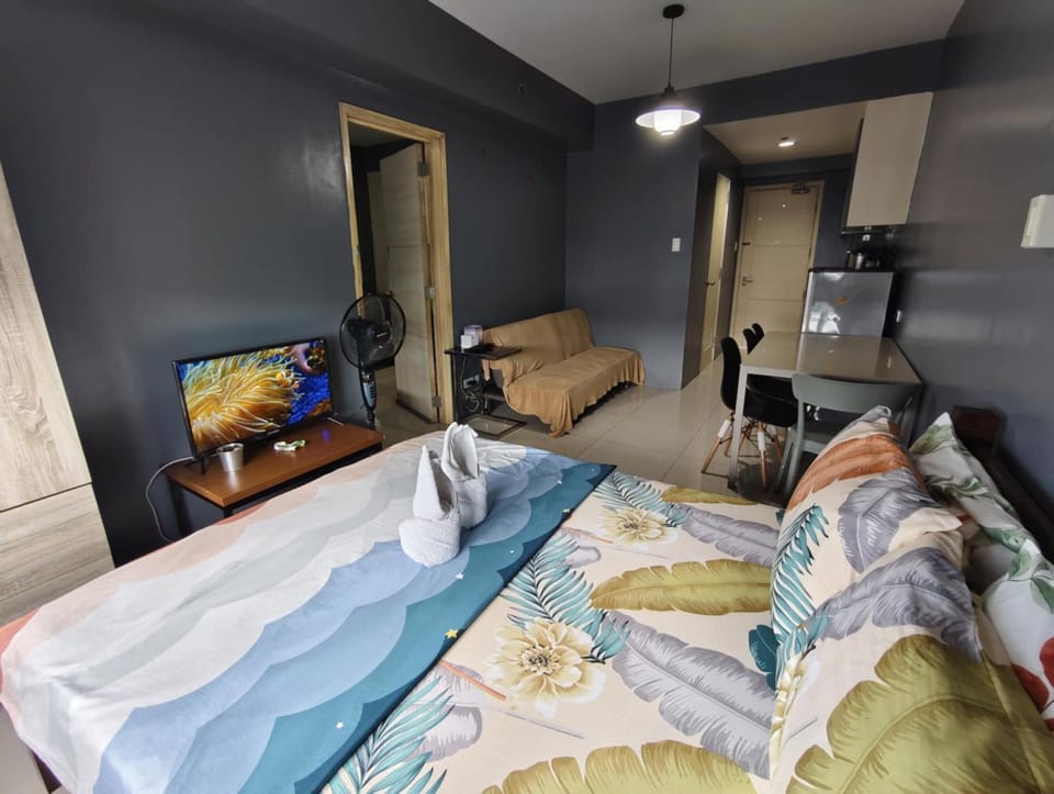 Moa's Spot at Sea Residences Apartment in Pasay