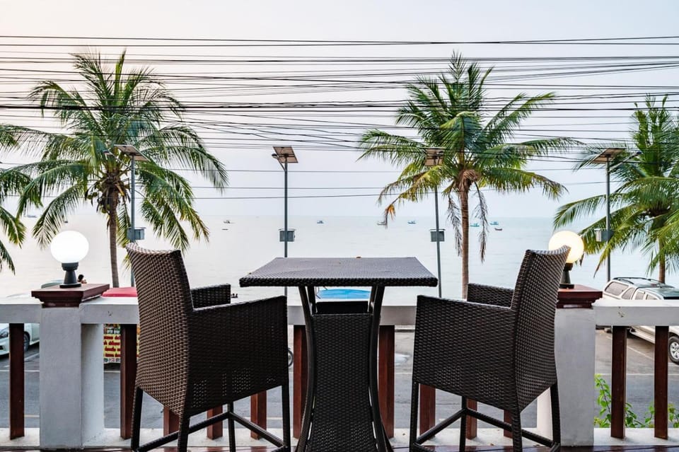 RimLay Beachfront Pool Villa Villa in Chon Buri Changwat