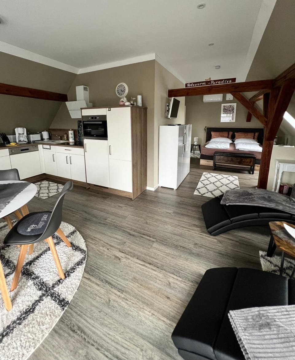 „Holzwurm-Paradies“ Apartment in Mecklenburgische Seenplatte