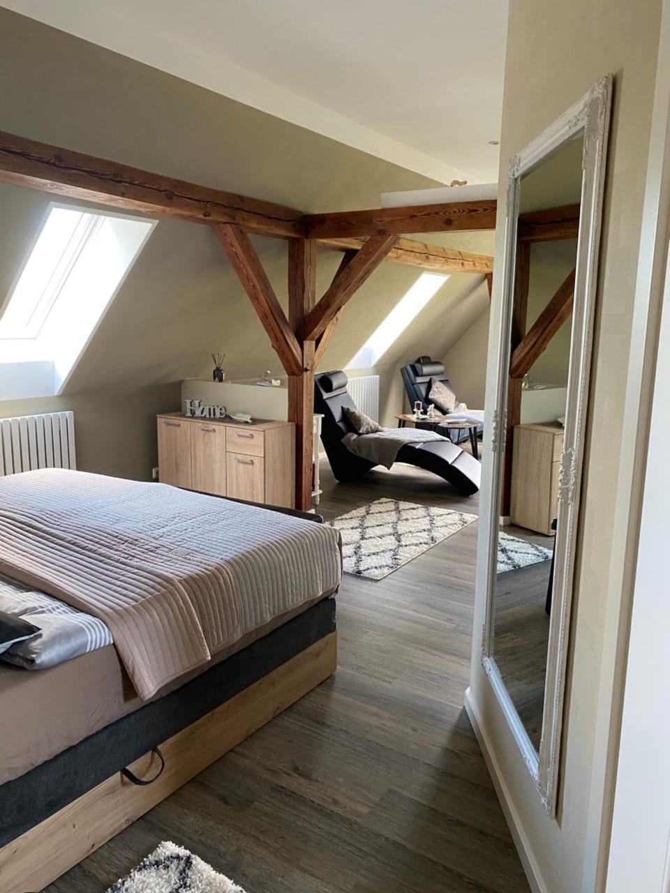 Photo of the whole room