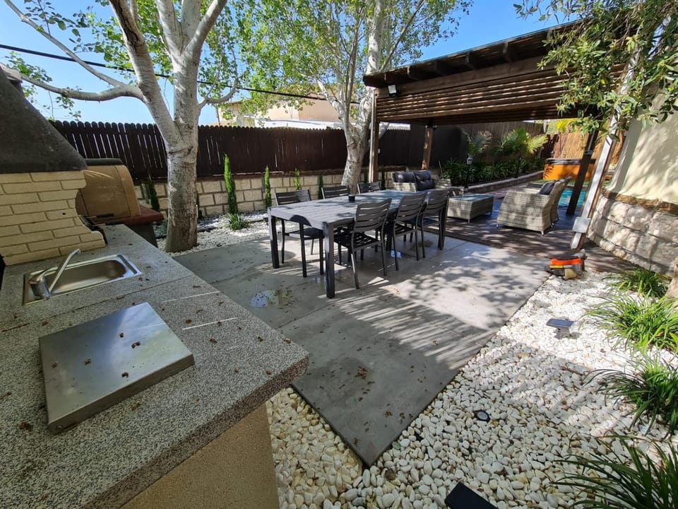 BBQ facilities, Dining area
