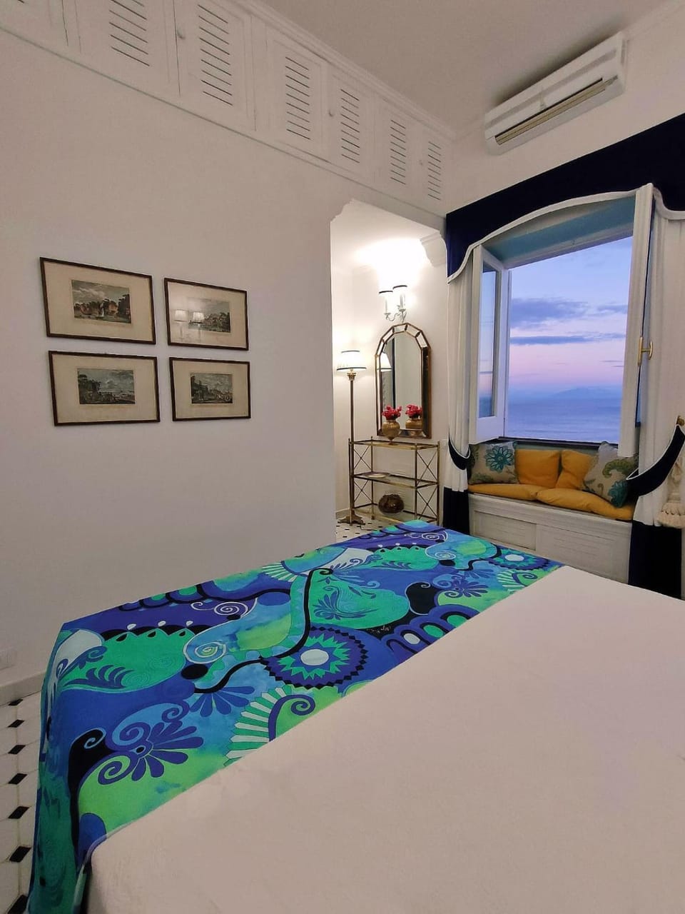 Bed, Photo of the whole room, Bedroom, Sea view