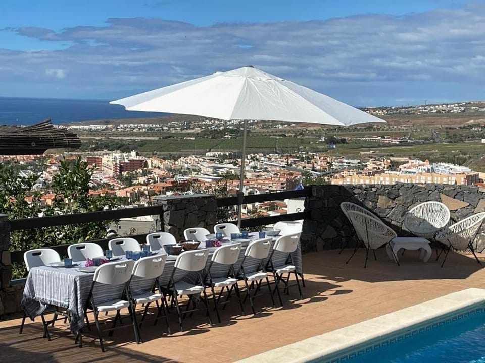 Villa Marianna con piscina climatizada y barbacoa Villa in Costa Adeje