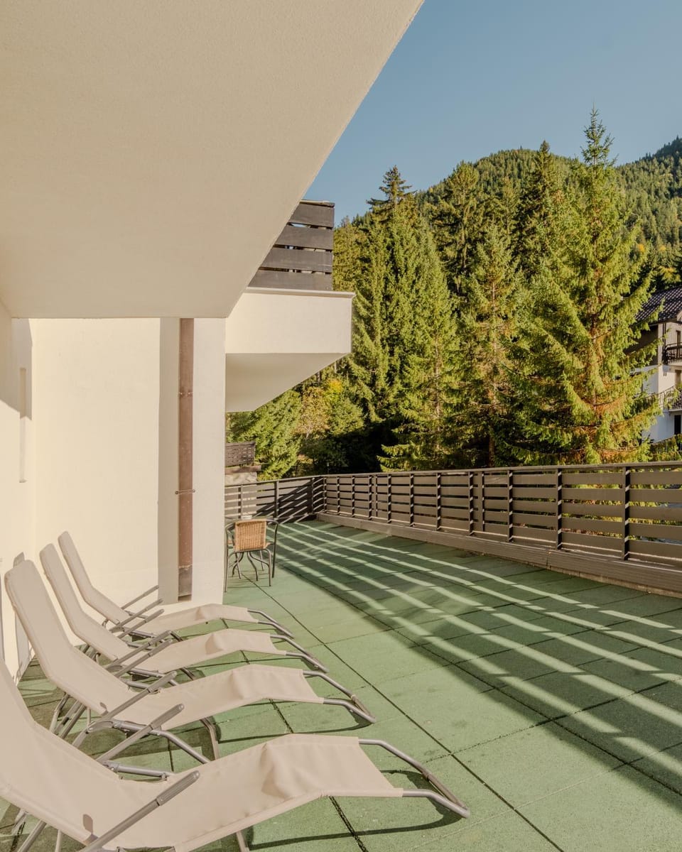 Balcony/Terrace, Mountain view