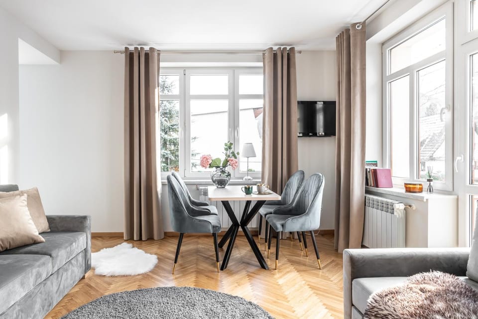 Living room, Seating area, Dining area, Bedroom