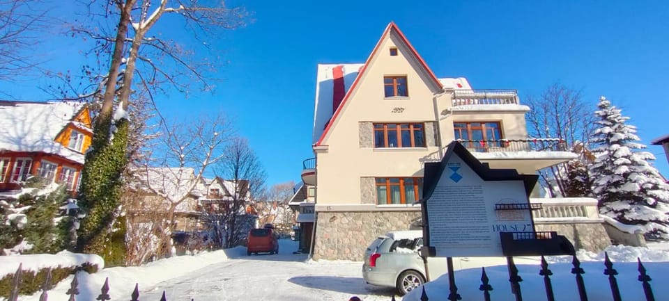 Property building, Neighbourhood, Winter