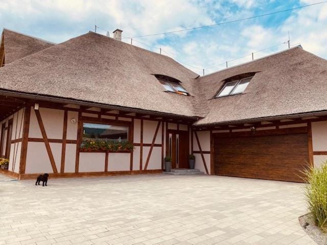 Chata pod strzechą w Beskidach Villa in Lesser Poland Voivodeship