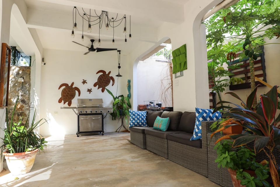 Property building, Patio, BBQ facilities, Garden, Seating area, Garden view