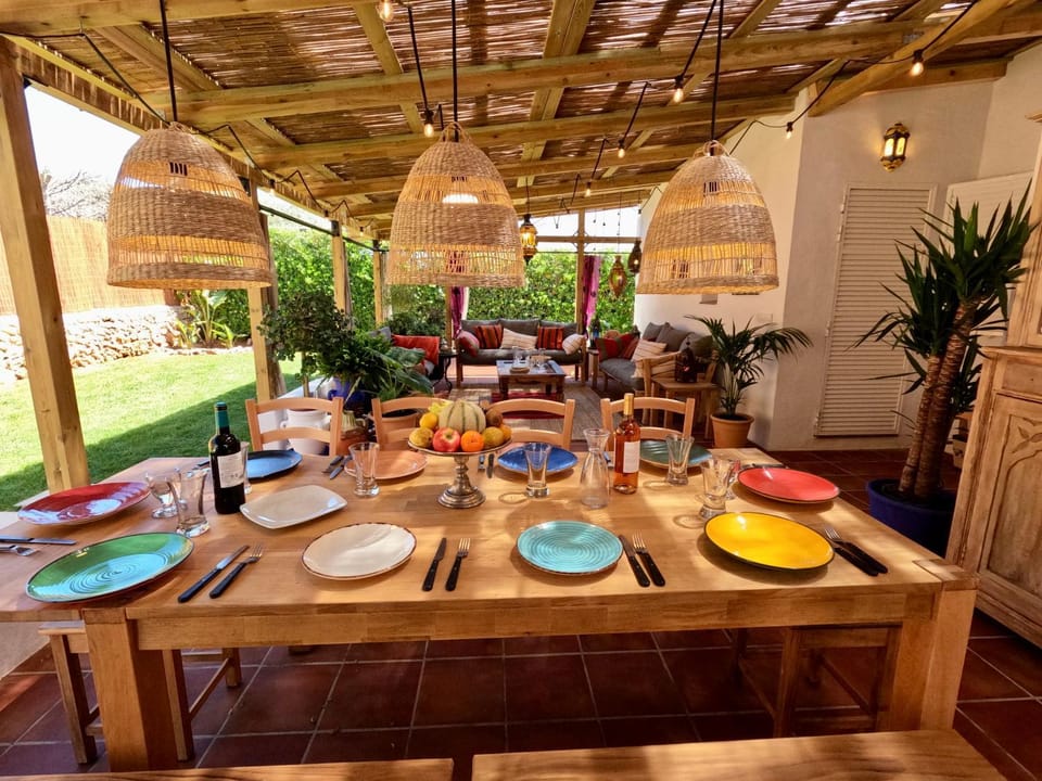 Food and drinks, Dining area, Dinner, Drinks