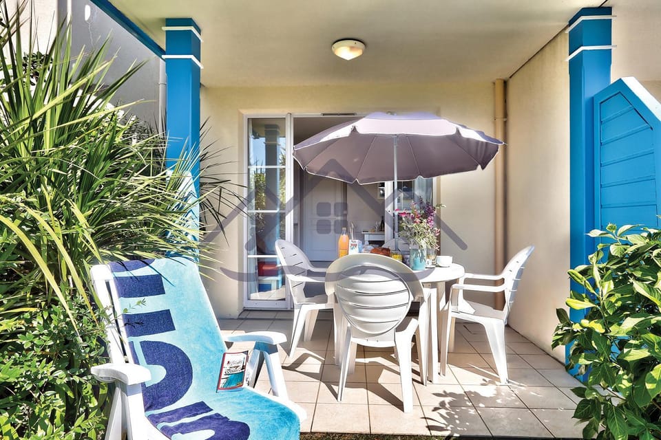 Garden view, sunbed