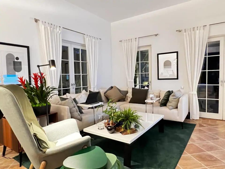 Living room, Seating area