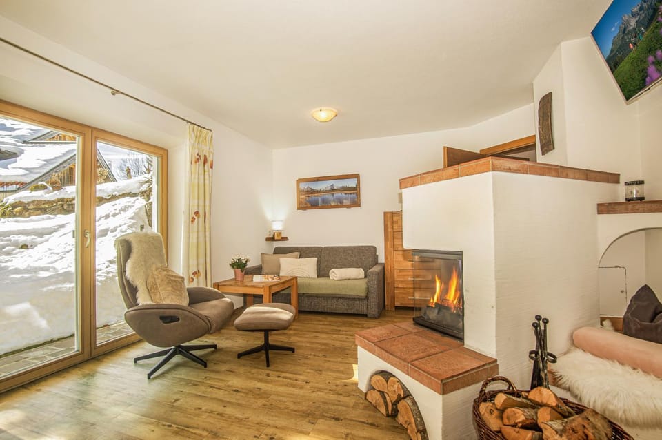 Living room, Dining area, kitchen