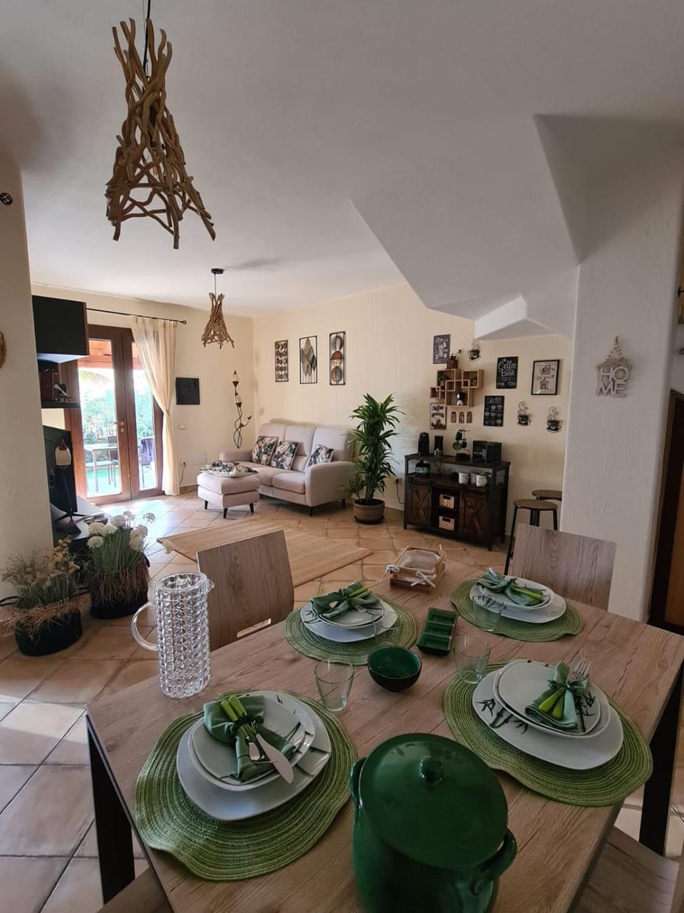 Living room, Seating area, Dining area