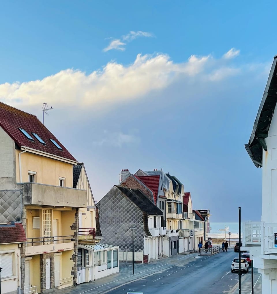 Property building, Natural landscape, City view, Sea view, Street view