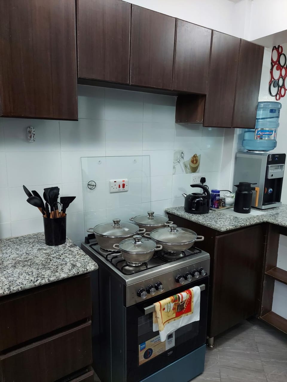 Kitchen or kitchenette, pet friendly, stove