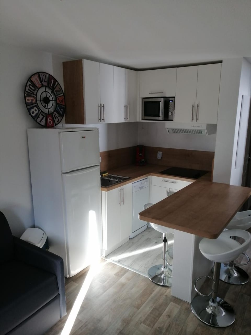 Dining area, stove, kitchen