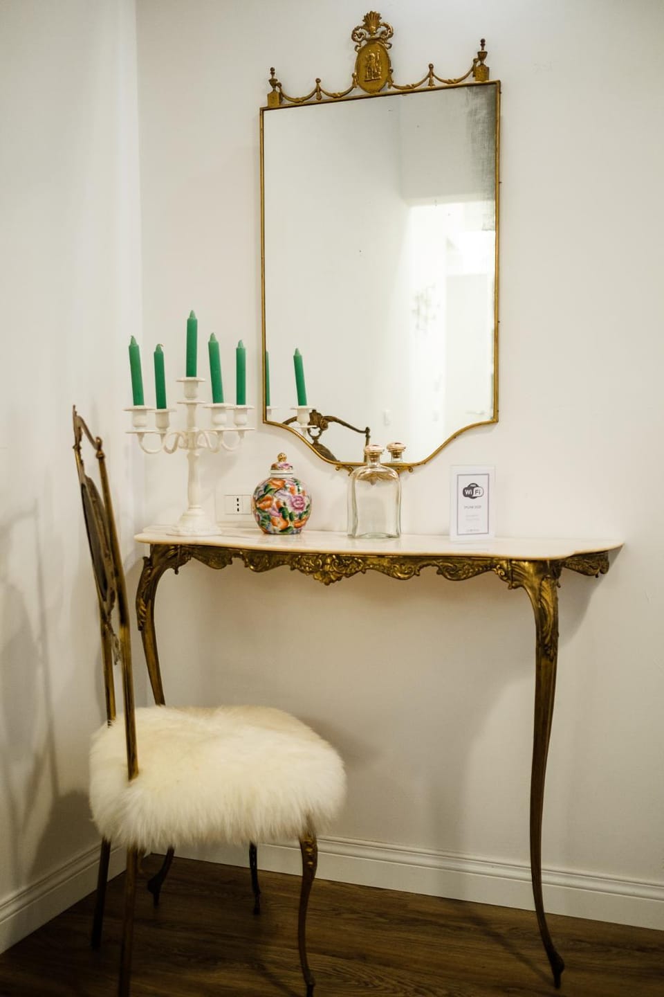 Decorative detail, Bedroom