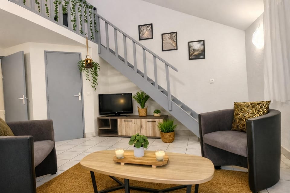 L'ESCALE : Duplex 4 pers. ASTERIX, AEROPORT ROISSY CDG, PARIS Apartment in Île-de-France