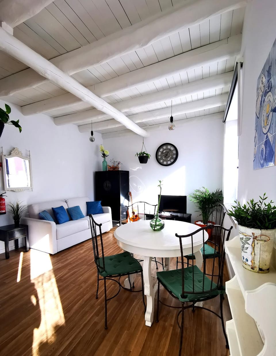 Living room, Seating area, furniture, heating