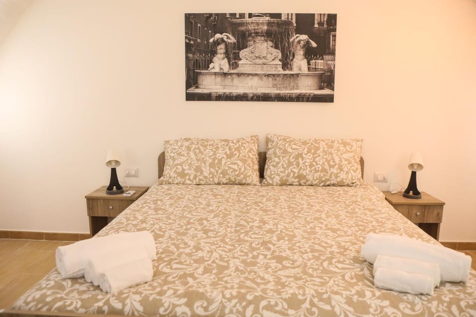 Bed, Photo of the whole room