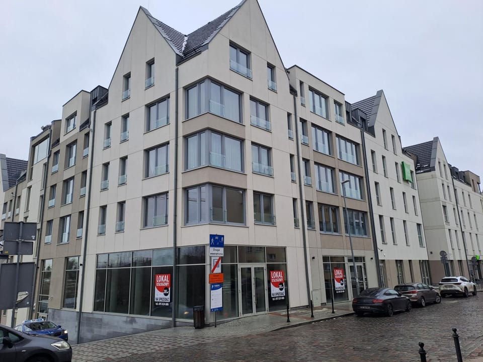 Property building, Neighbourhood, Street view, Location
