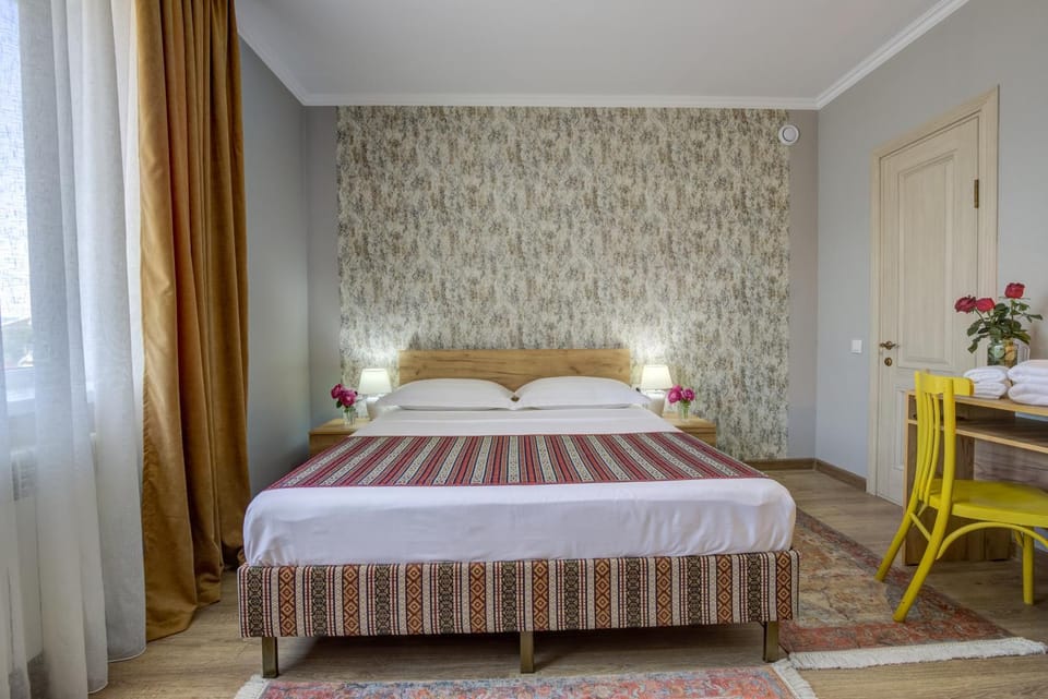 Bed, Photo of the whole room, Bedroom