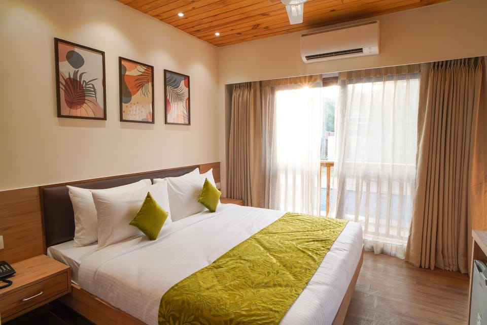 Bed, Photo of the whole room, air conditioner