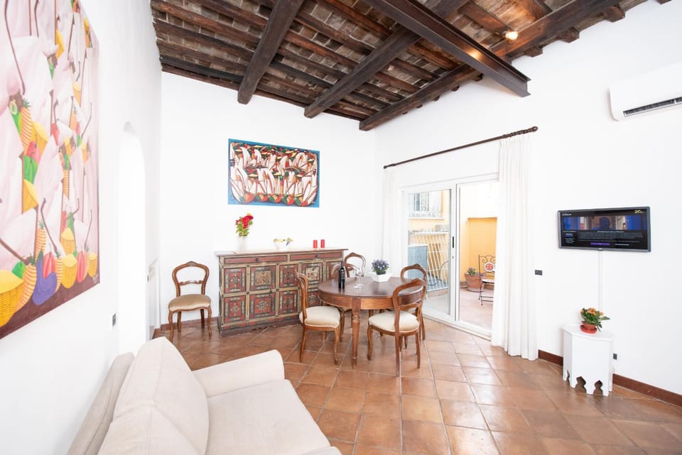 Communal lounge/ TV room, Living room