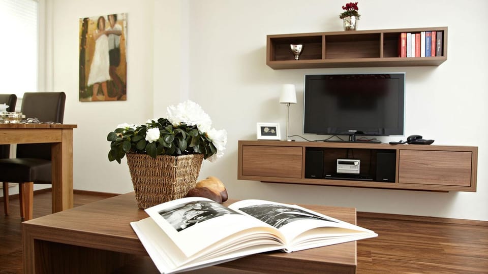 TV and multimedia, Living room, Seating area