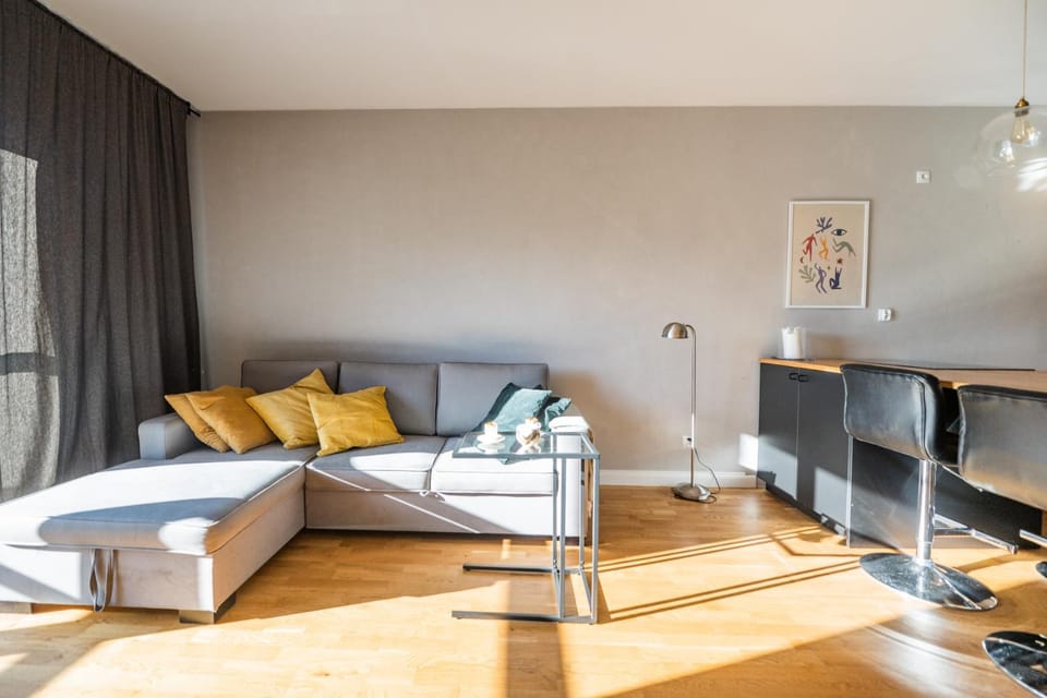 Krucza Apartment ~ Self check-in 24h ~ Parking and Lift Apartment in Wroclaw