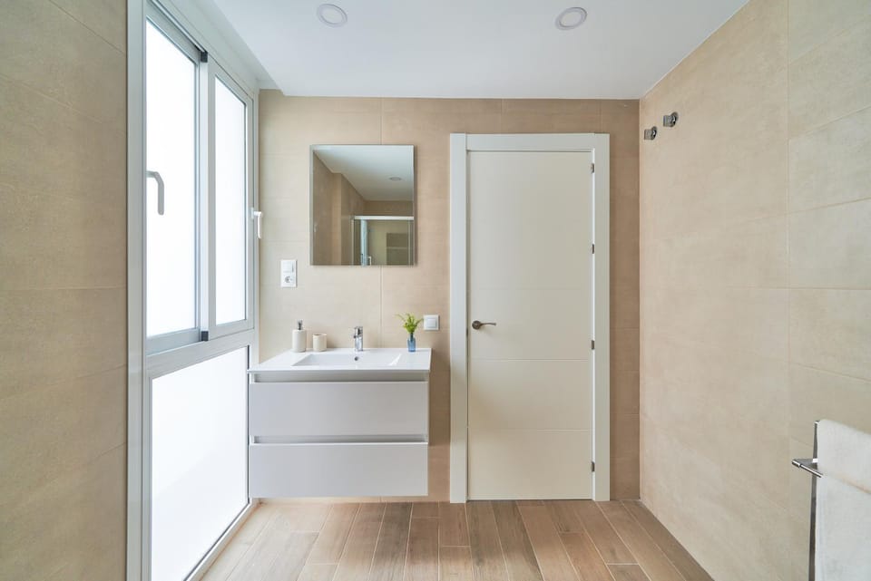 Apartamento en primera linea de playa en la Malagueta Apartment in Malaga
