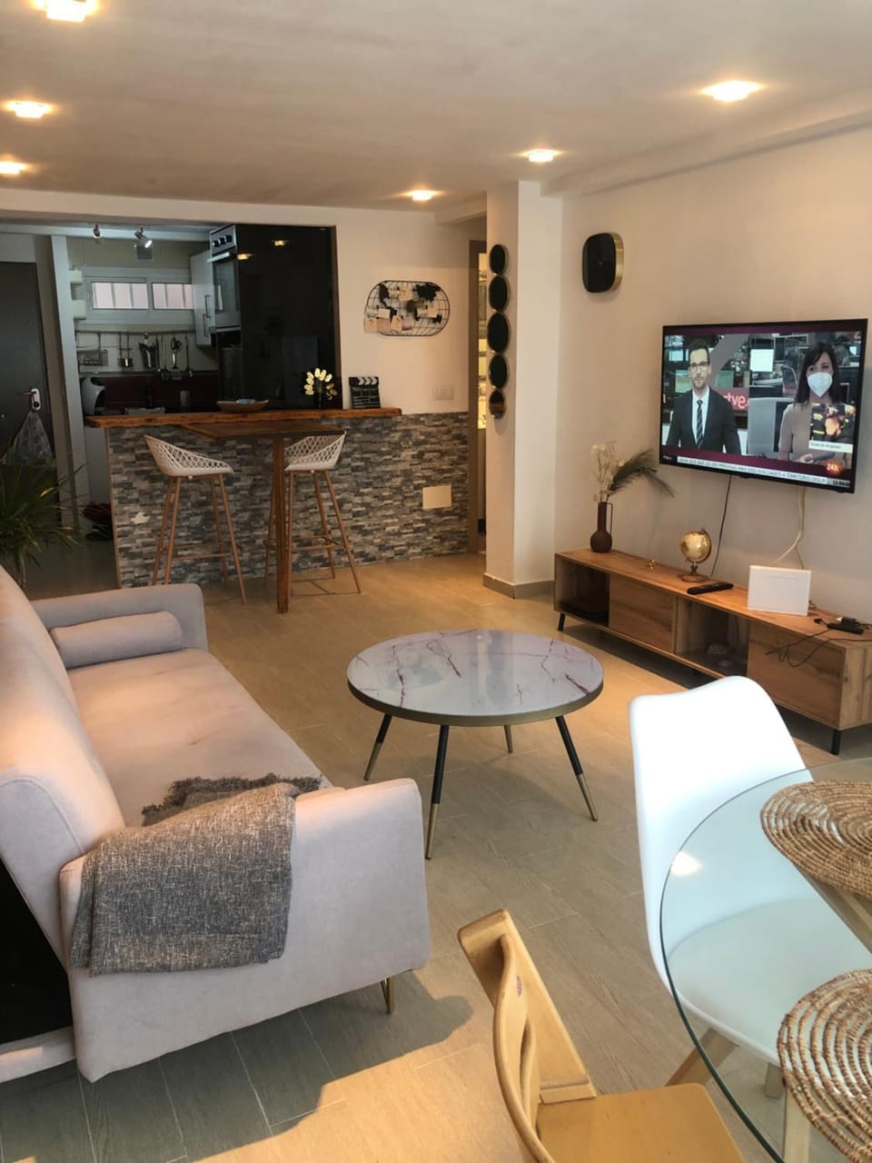 Living room, Seating area