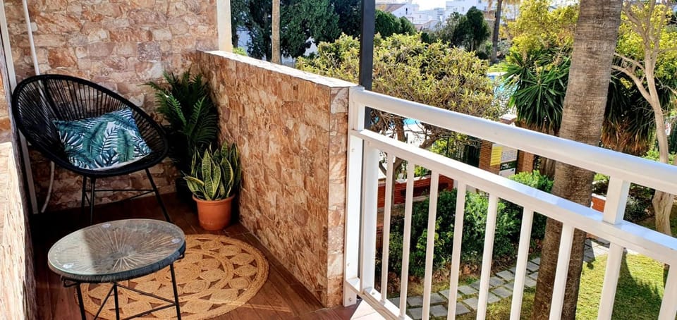 Balcony/Terrace, Garden view, Pool view