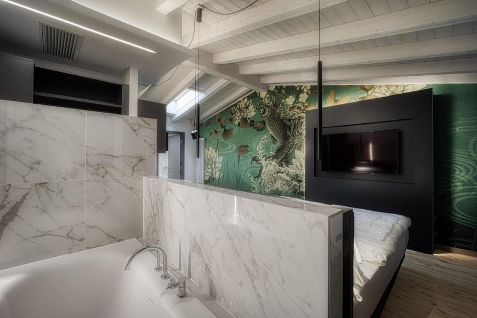 TV and multimedia, Bath