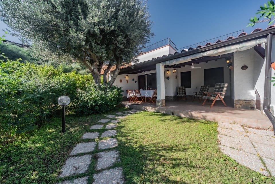 Property building, Patio, Garden