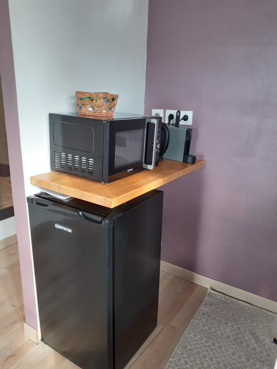 Coffee/tea facilities, minibar, oven