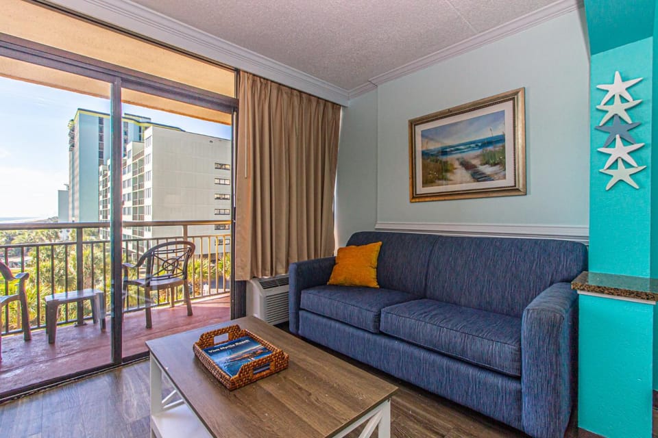 Oversized Ocean View Queen Suite with Beautiful Fireplace and Accents - Sleeps 4 Guests! House in Myrtle Beach