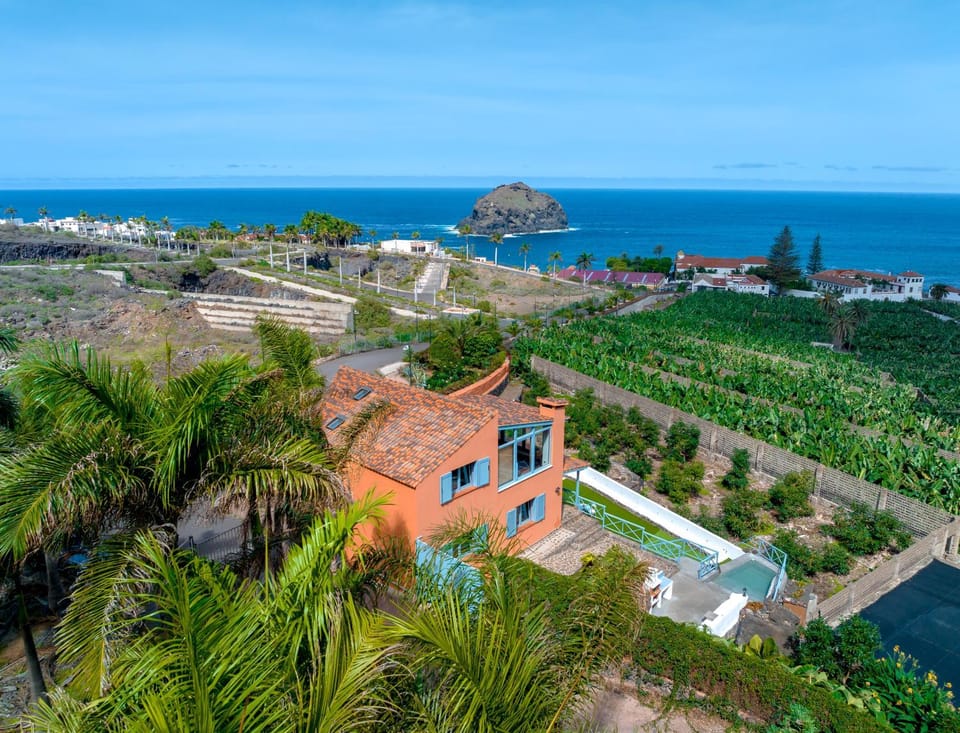 Natural landscape, Sea view, Swimming pool