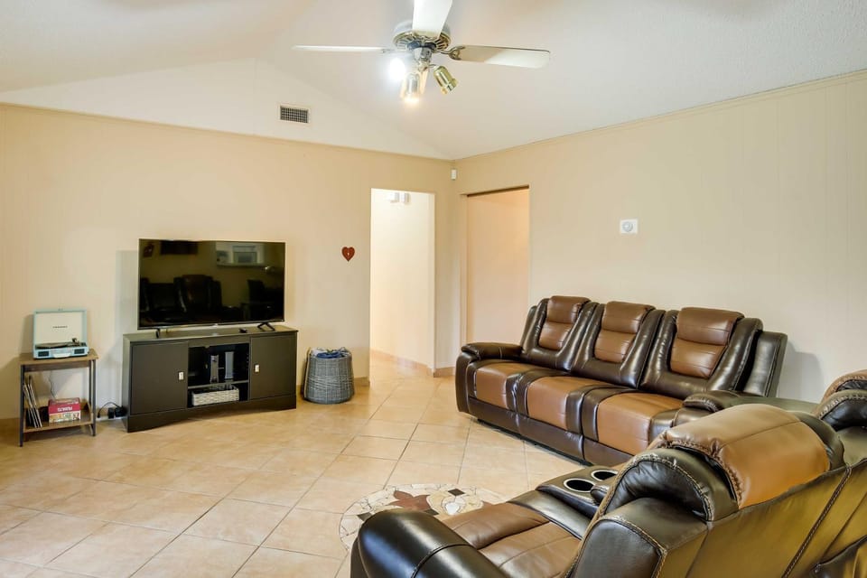 San Antonio Home Near Nature, Parks and Trails House in Leon Valley