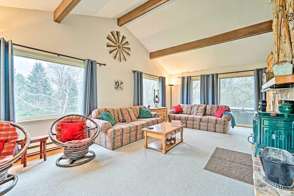 Family Winter Retreat w/ Hot Tub: 14 Mi to Slopes! House in Whitingham