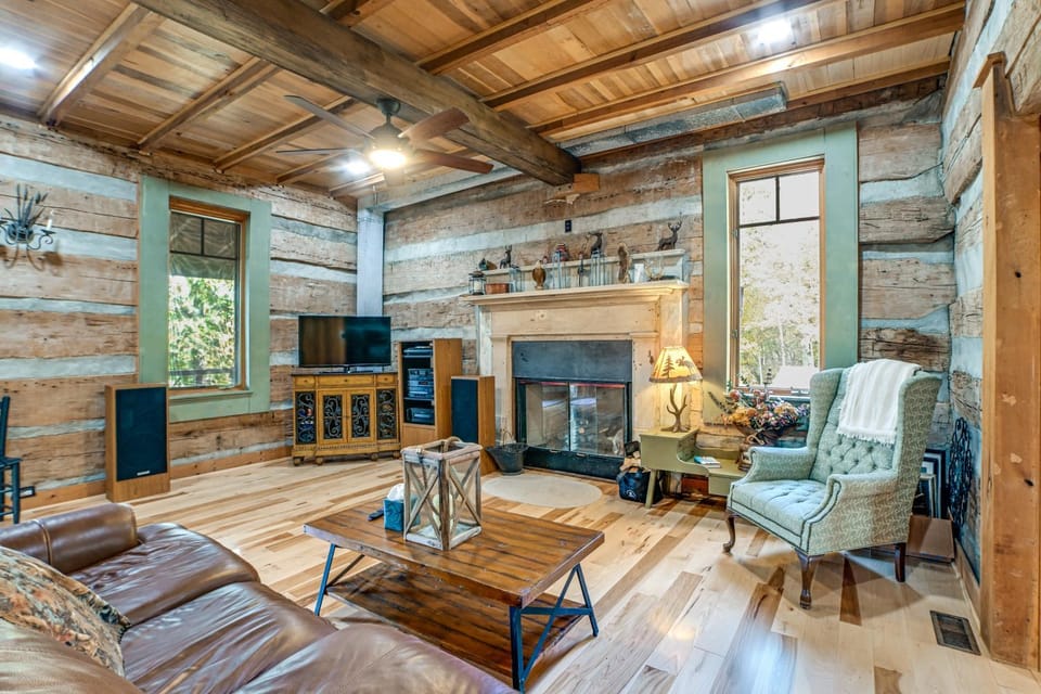 Kentucky Lake Views: Cozy Cabin in Waverly! Cabin in Tennessee