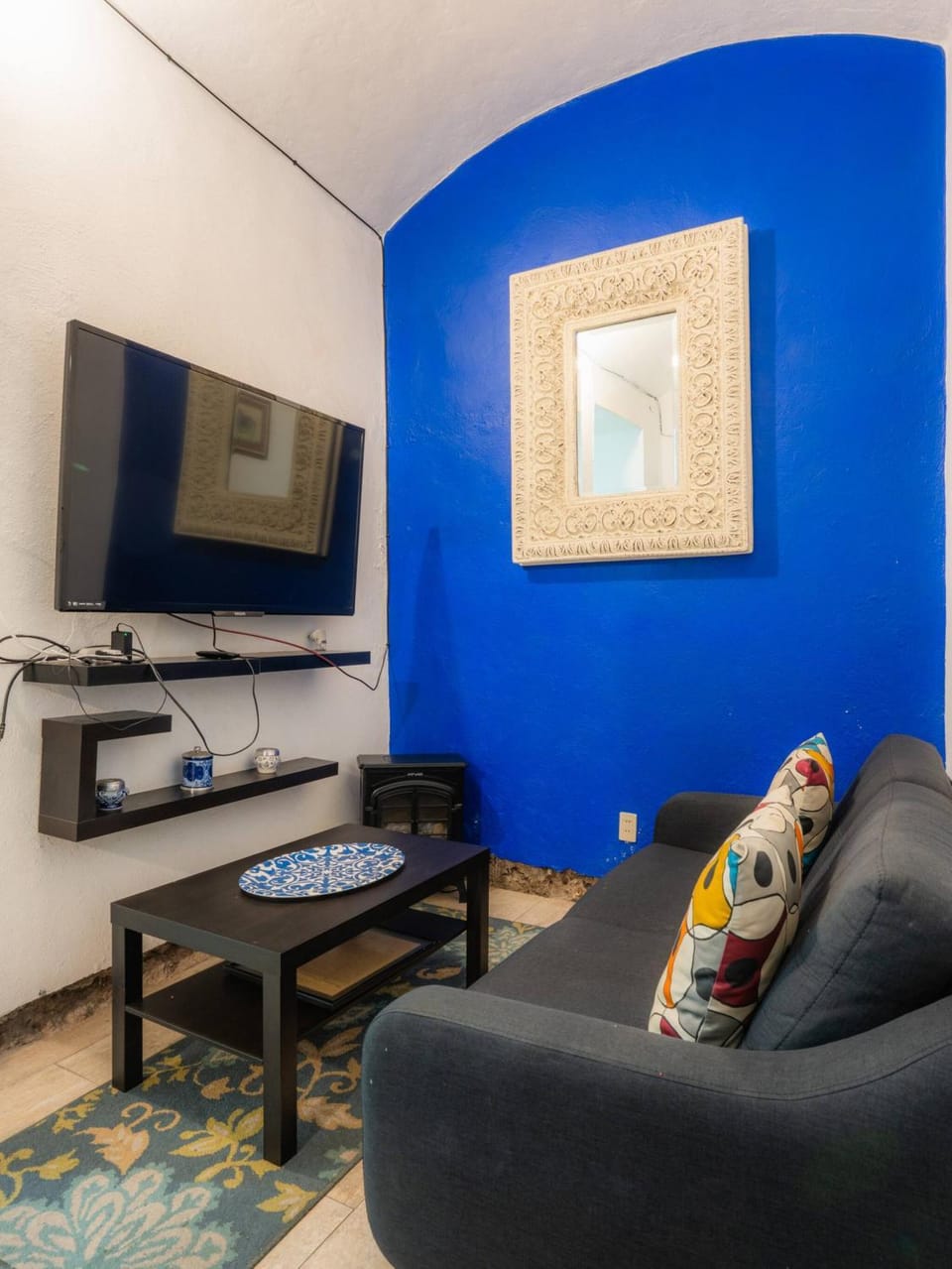 Communal lounge/ TV room, Living room