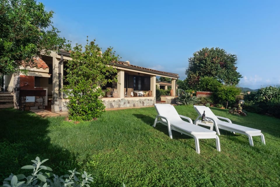 Property building, Patio, Garden