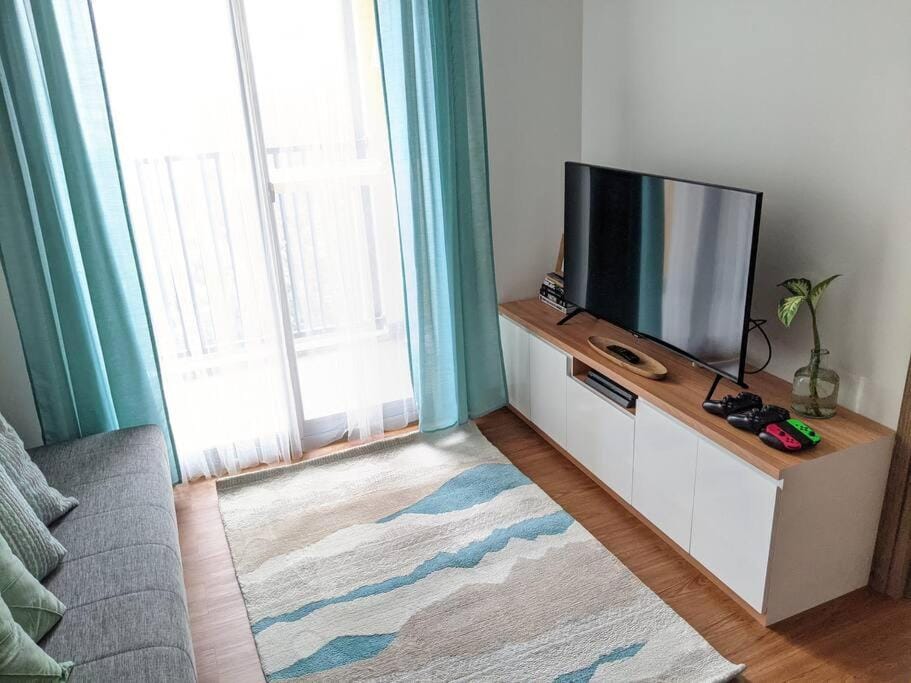 Apt Pejaten Park 1 BR Sage Smart TV, Netflix, Prime, Youtube Apartment in South Jakarta City